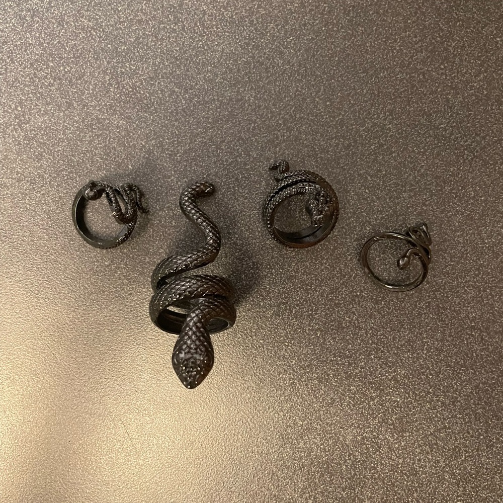 Set of rings
